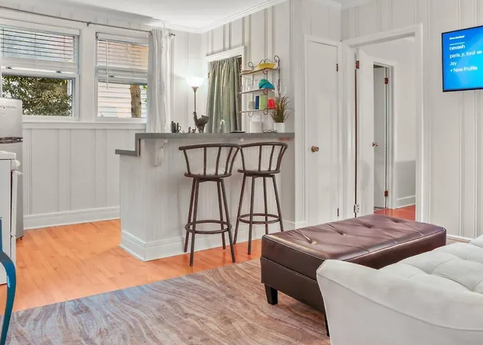Sims Suite -1Br 1Ba- Downtown
