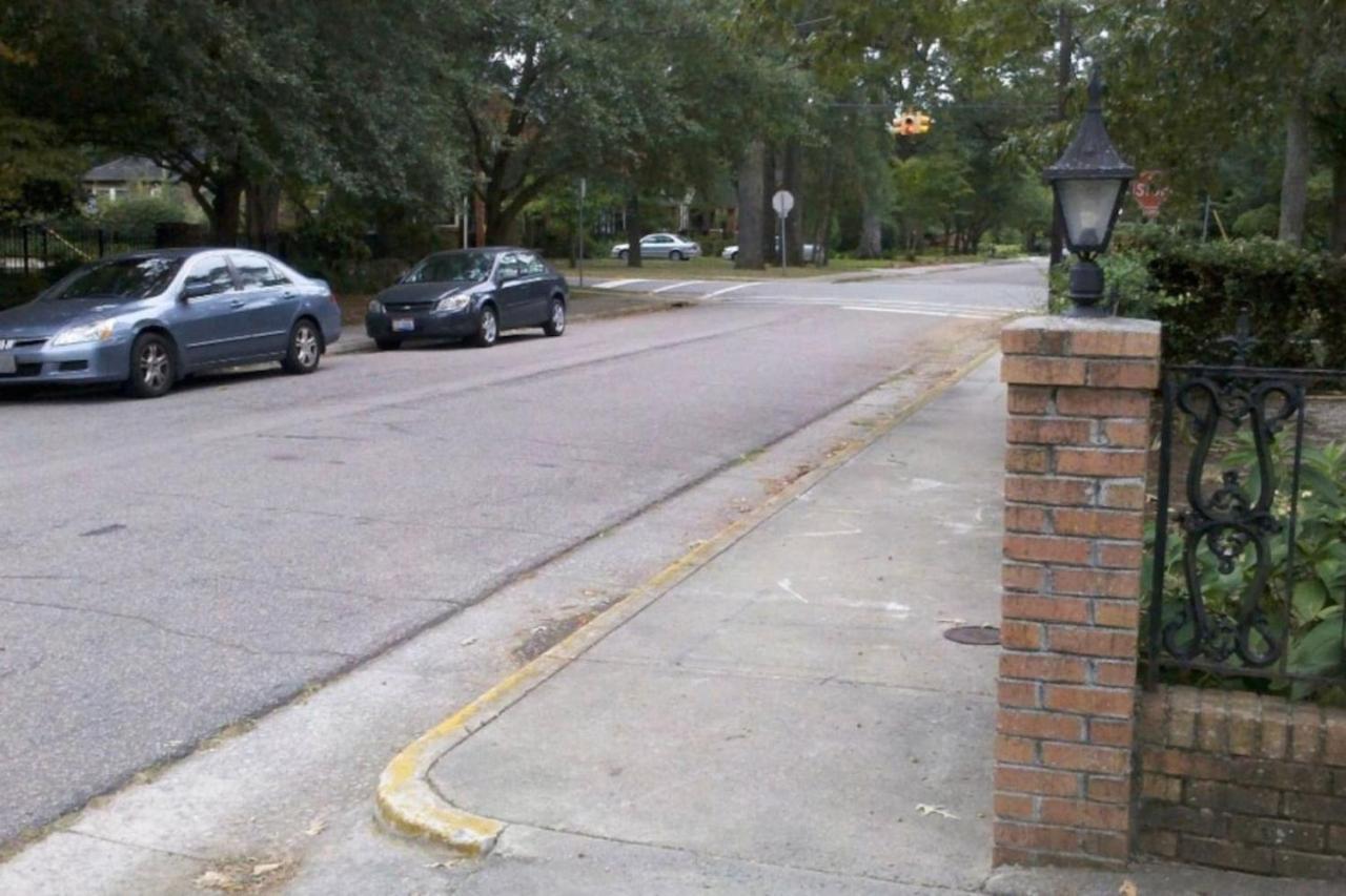 Sims -1br 1ba- Downtown Apartment Columbia